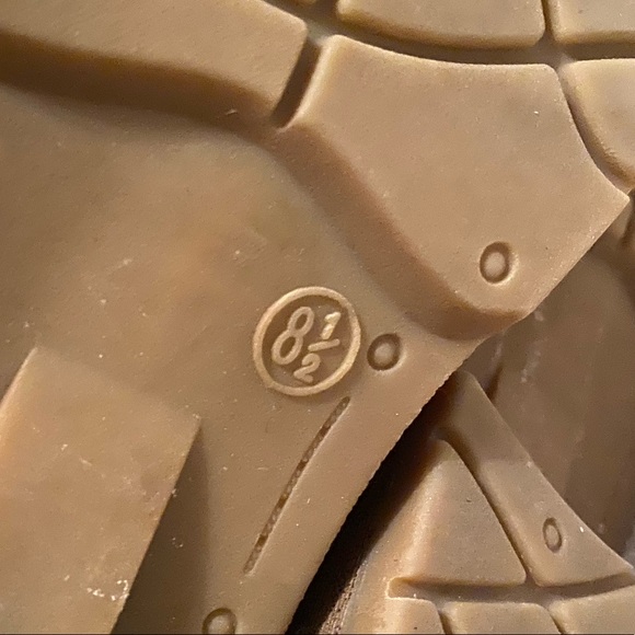 🟤 Brown Suede Boots with Fur - Picture 11 of 11